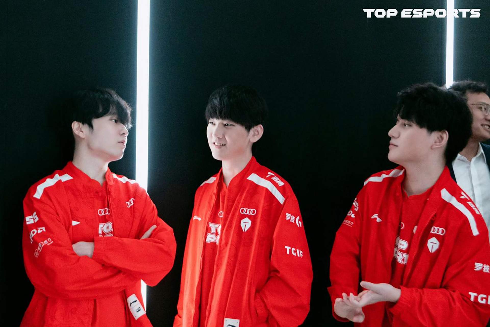 RNG横扫TES,JackeyLove开启传奇时刻半决赛3:1(成都) RNG横扫TES,JackeyLove开启传奇时刻半决赛3:1(成都)