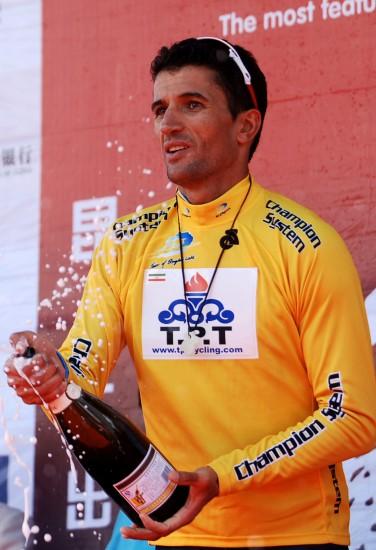 绿队在比赛中大获全胜，接受表彰的简单介绍